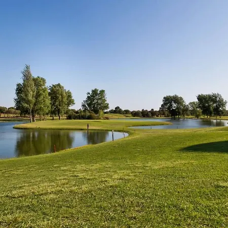 Luxury Golf For 10 With Private Garden And Pool Holiday home