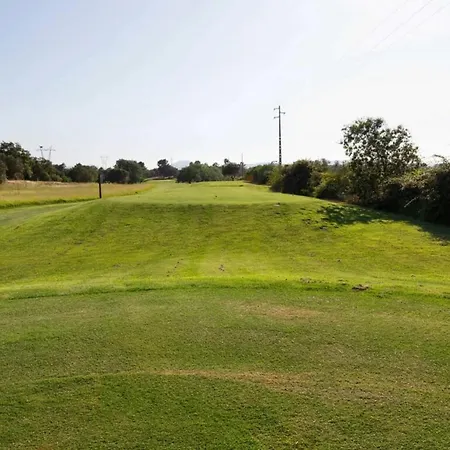 Luxury Golf For 10 With Private Garden And Pool Holiday home